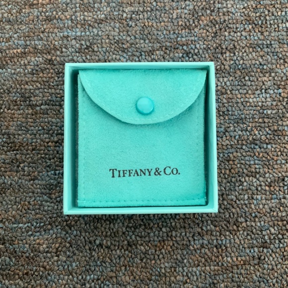 Tiffany & Co. hibiscus flower necklace - Picture 7 of 8